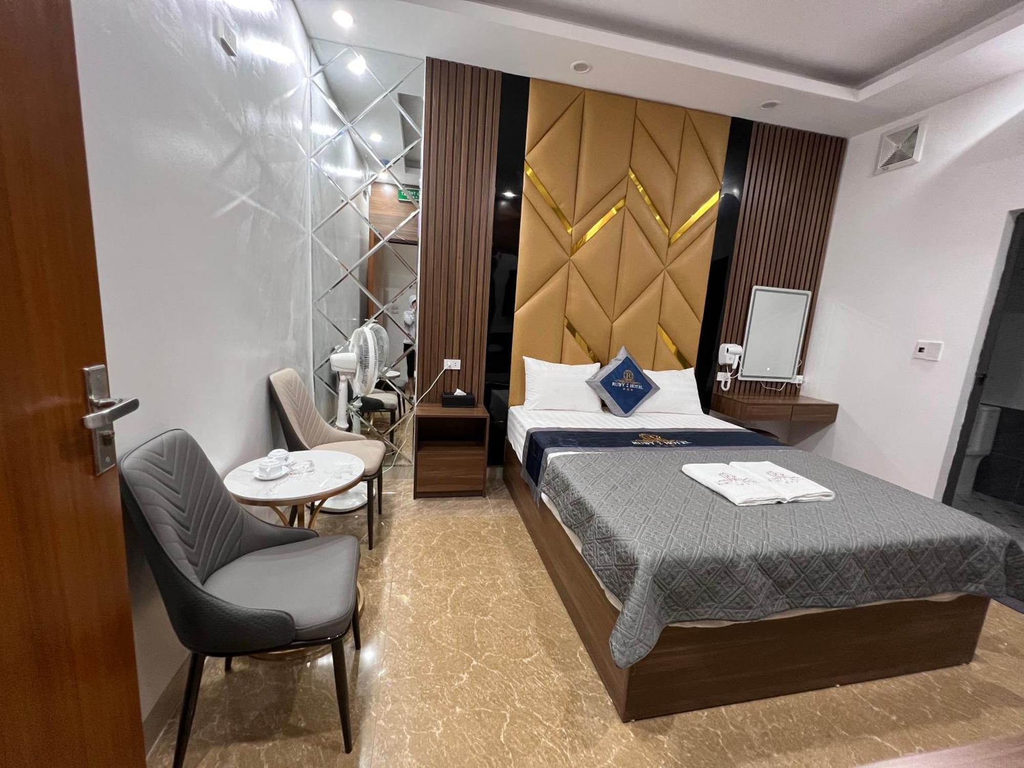 Ruby 2 Hotel Hanoi Buitenkant foto